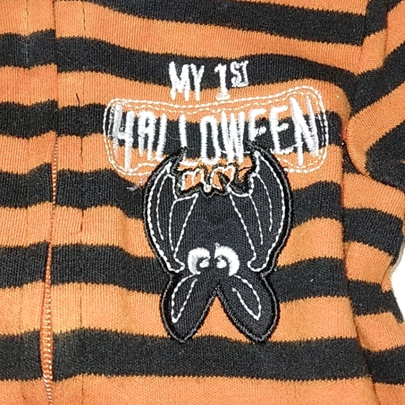 Adorable Newborn "My 1st Halloween" Bat theme sleep n play outfit~0-3mo. - Picture 7 of 14